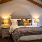 Luxury 1 Bedroom Converted Stable, Self-catering Near Superb * Kinsale