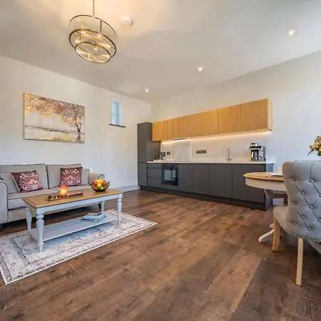Quiet Country Charm, Luxurious 1-Bedroom Converted Courtyard Stable Near Beautiful Kinsale Prázdninový dům *